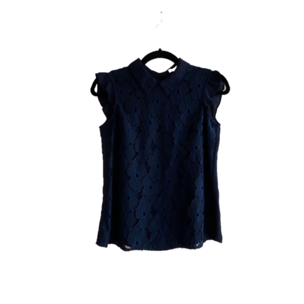 Lowry's Farm Lace top with flutter sleeves